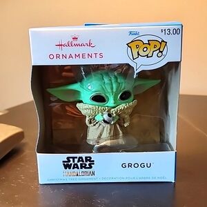 Hallmark Funko Pop! Star Wars Mandalorian Grogu Ornament